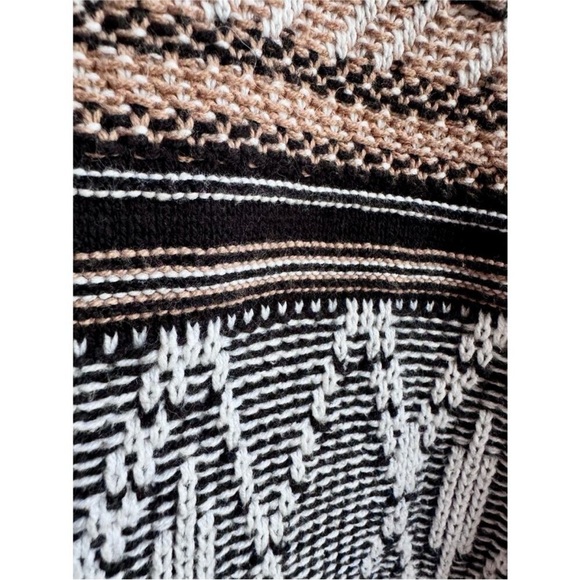 Old navy cable knit cardigan boho Aztec print size XLarge - Picture 11 of 13